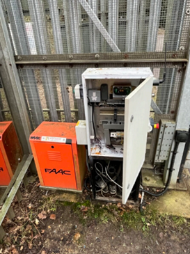 FAAC hydraulic operator and degraded control enclosure